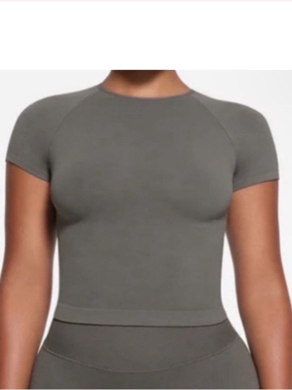 SKIMS Short Sleeve Fitted Top in Gunmetal M